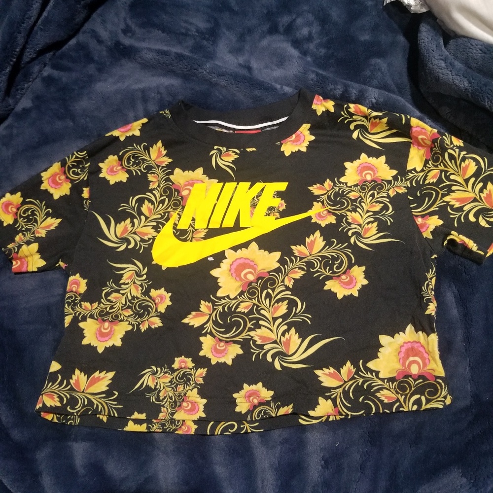 Nike crop Tee